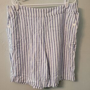 Crown & Ivy Soft Comfortable Linen Blend Bermuda Short!